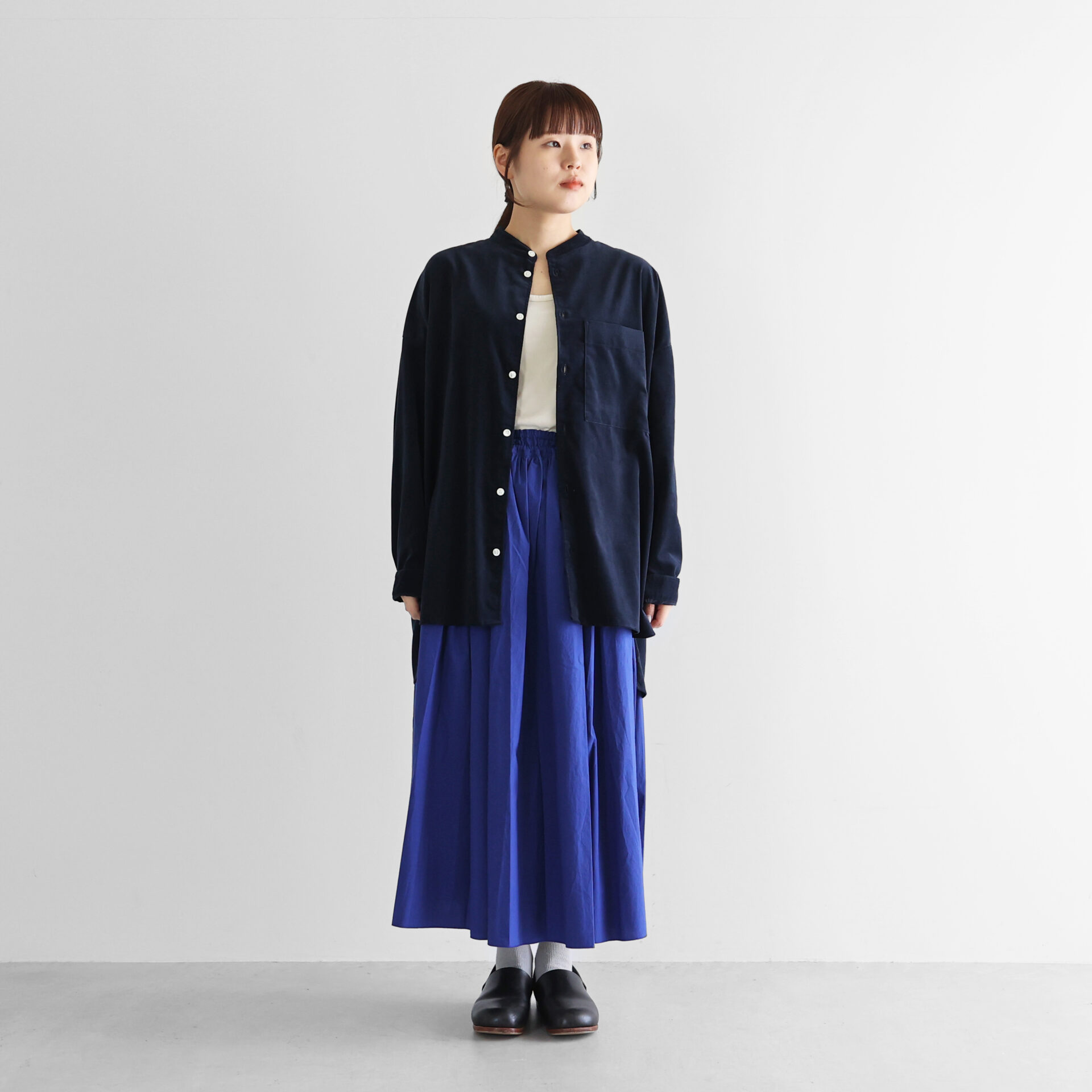 HUIS./遠州織物 みじんコール比翼ロングシャツ（ブラック）Free｜トップス