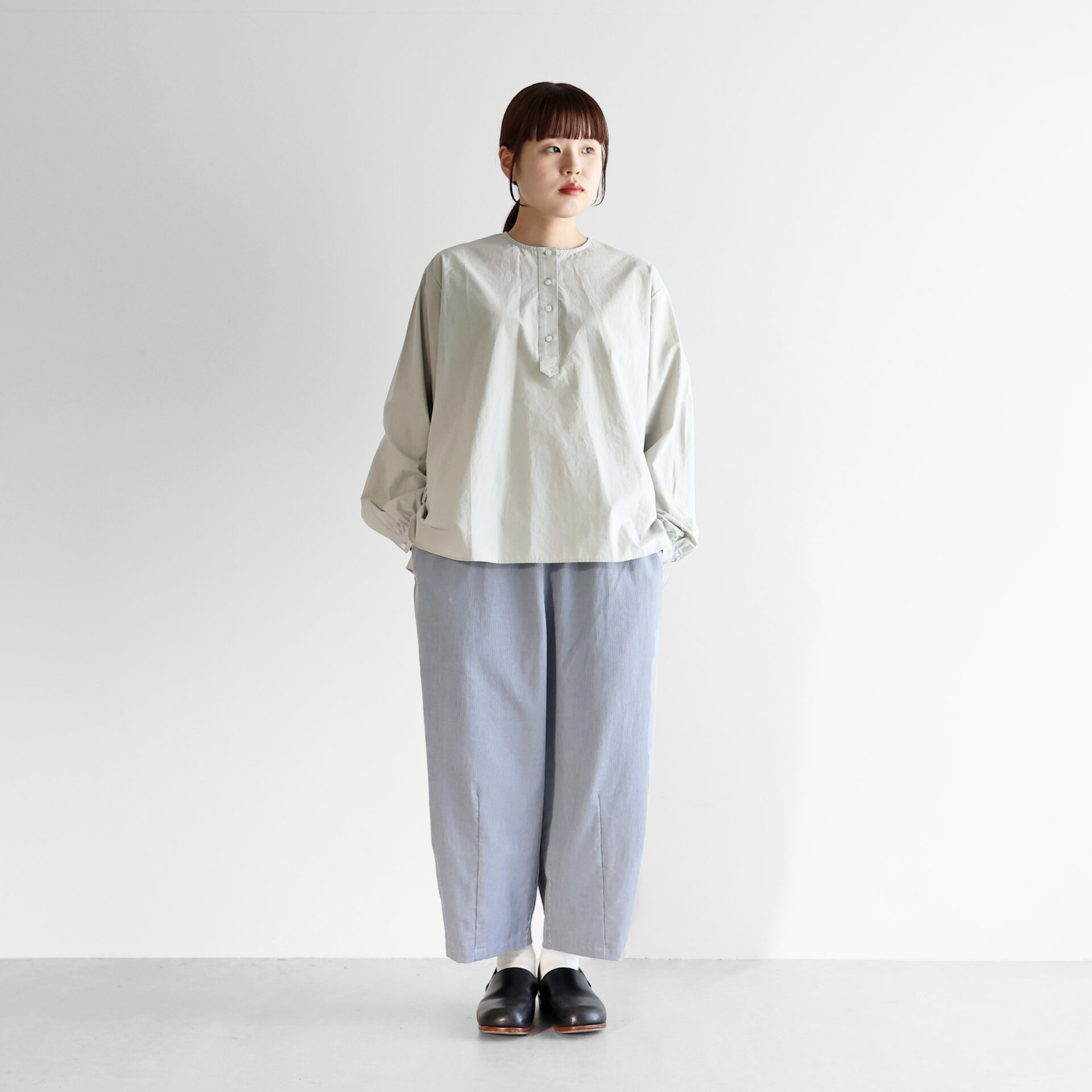 シャトルコーデュロイバルーンパンツ 506をリリースしました／ – HUIS  