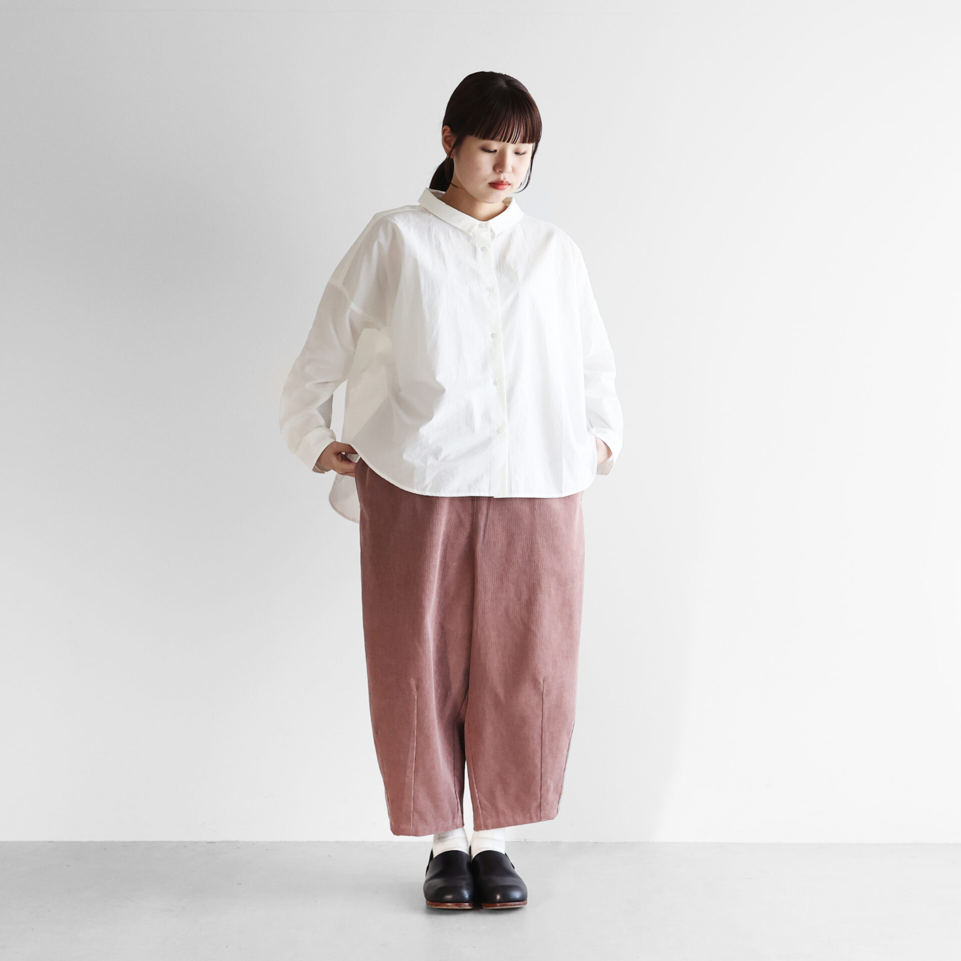 シャトルコーデュロイバルーンパンツ 506をリリースしました／ – HUIS  