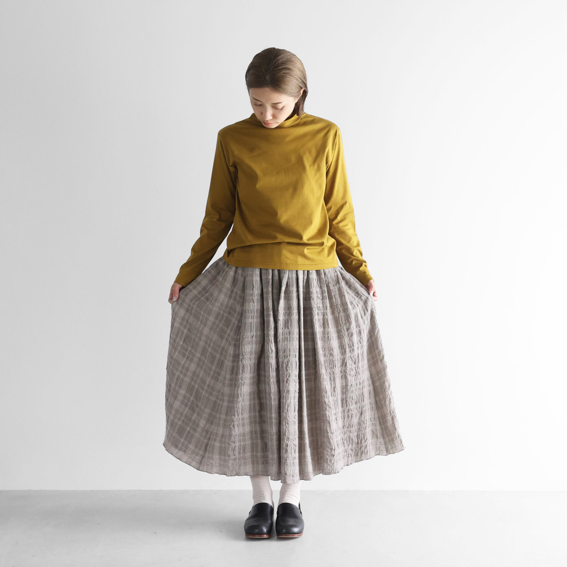 HUIS×尾州”縮絨ウールフランネルプレーンスカート HUIS.遠州織物 HUIS×尾州”縮絨ウールフランネルプレーンスカート HUIS.遠州織物